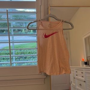 pink + red kid’s nike active set:)